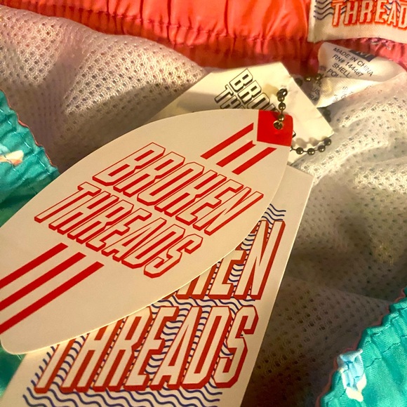 Brohen Threads NWT Mens Swim Trunks Size M - Picture 3 of 3